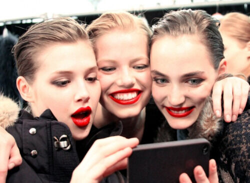 Điểm danh 10 thỏi son đỏ "huyền thoại" bạn gái nên sở hữu ít nhất một cây