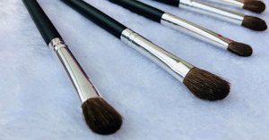 Điểm danh những loại cọ trang điểm mắt xứng đáng đầu tư