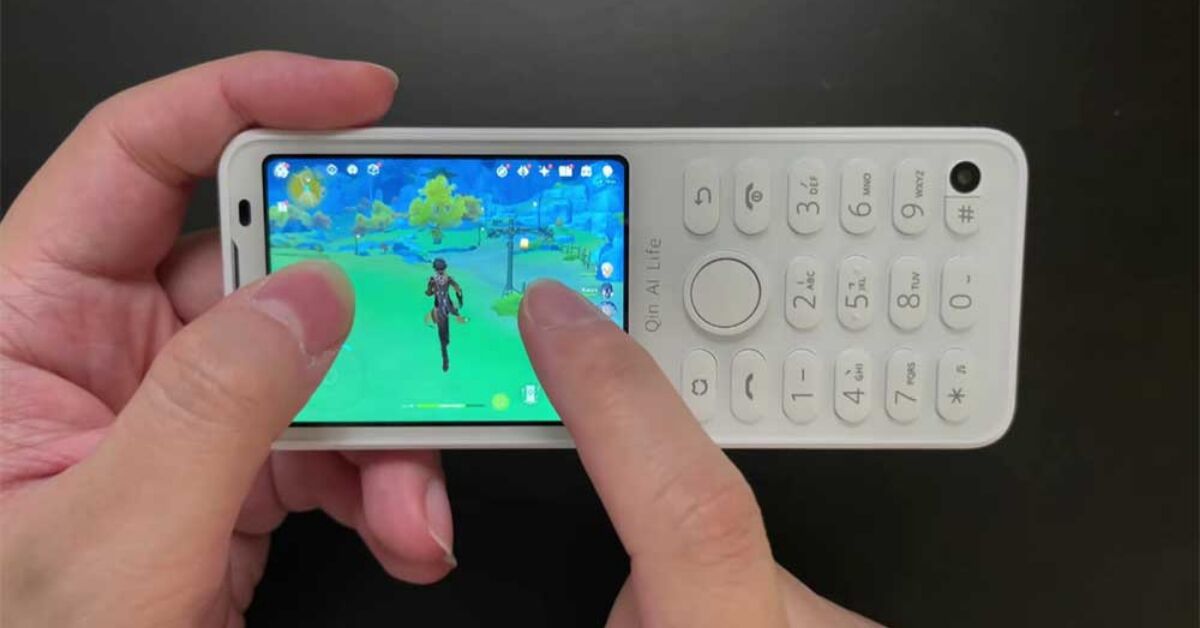 Điện thoại Xiaomi Qin F21 Pro: "Cục gạch" có thể chơi game đồ họa nặng?