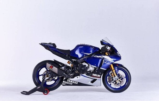 Yamaha R1 2021