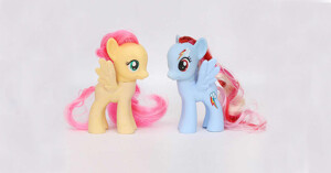 Đồ chơi cho bé hình ngựa Pony hấp dẫn, bổ ích như thế nào?