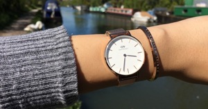 Đồng hồ Daniel Wellington nam – Từ cửa hàng dây vải cho tới thương hiệu đồng hồ
