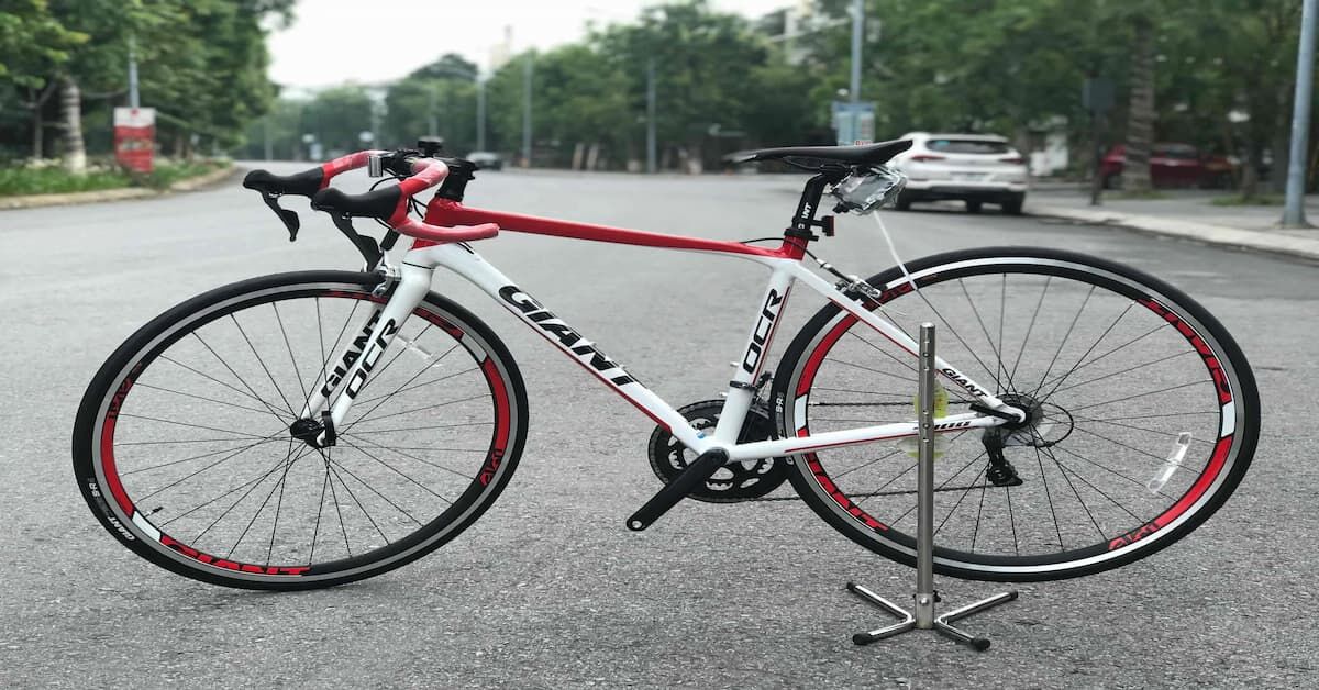 Dòng xe đạp đua Giant OCR có gì đặc biệt? Giá bao nhiêu tiền?