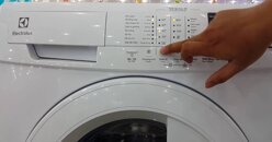 Dùng chế độ vệ sinh máy giặt Electrolux 8kg làm sao cho đúng?