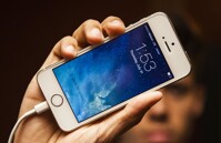 Dùng sạc iPad cho iPhone có hại máy, chai pin không hay xài Macbook Air?