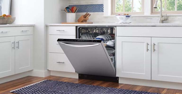 Lắp đặt máy rửa bát âm tủ sẽ giúp bạn tiết kiệm được không gian bếp Máy rửa bát âm tủ