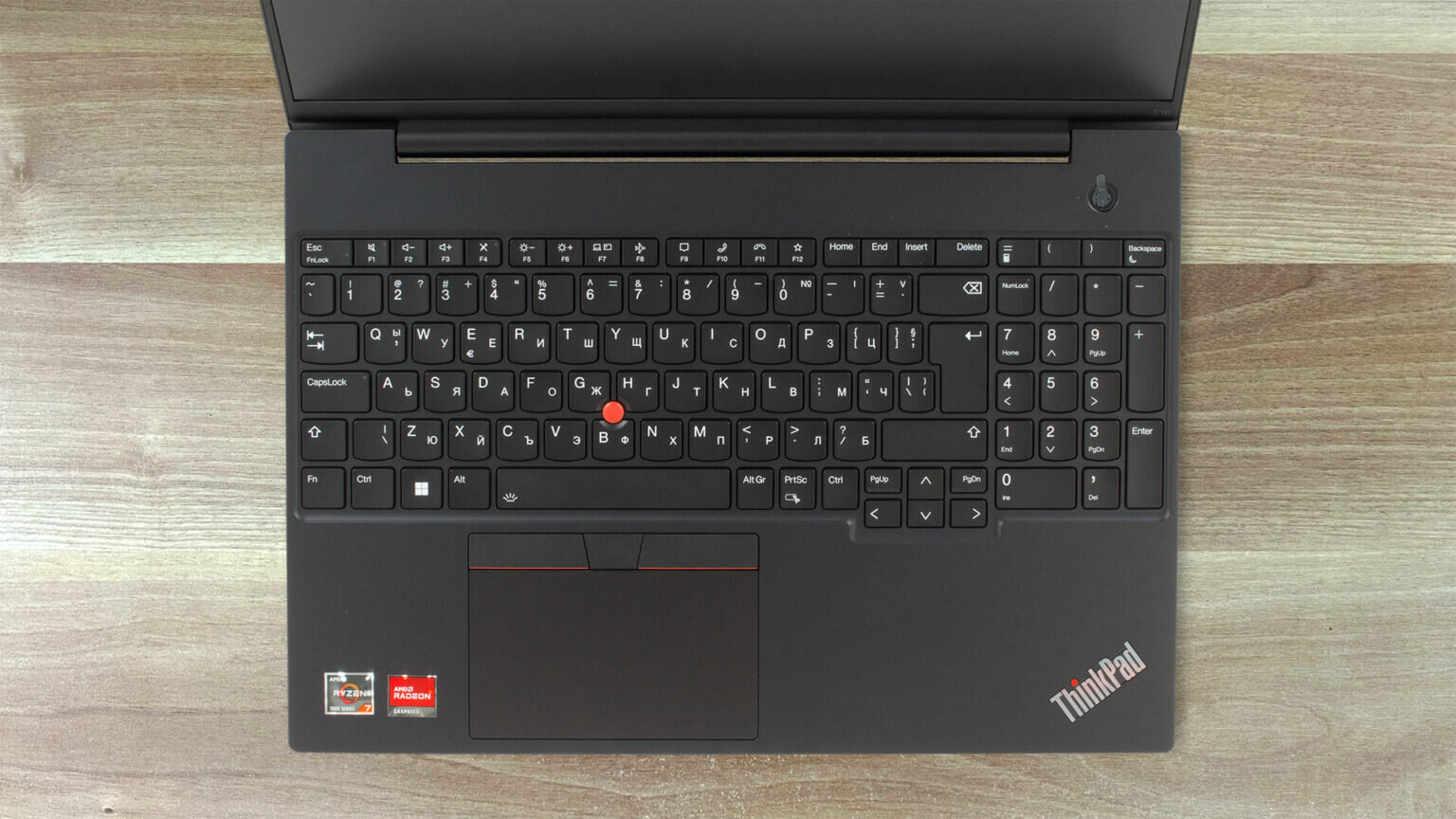 Lenovo ThinkPad E16 Gen 1: Laptop business giá rẻ nhưng đáng tin cậy!