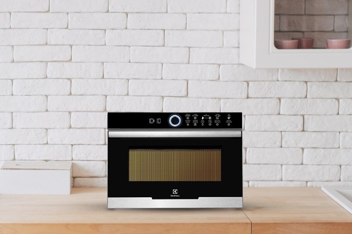 Electrolux EMS3288X: Bí quyết nhà bếp đa năng với lò vi sóng kết hợp nướng 1400W