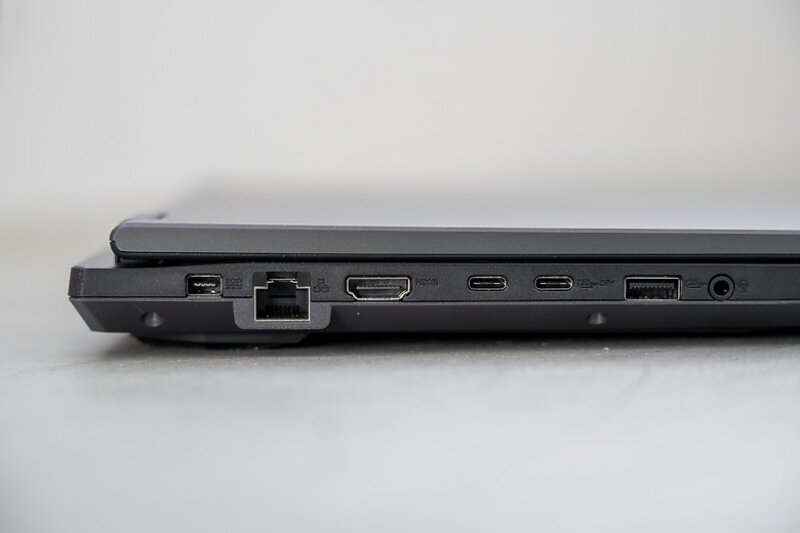 ASUS TUF Gaming A18 (2025): Quái vật 18 inch nhẹ nhất, giá tốt ngỡ ngàng