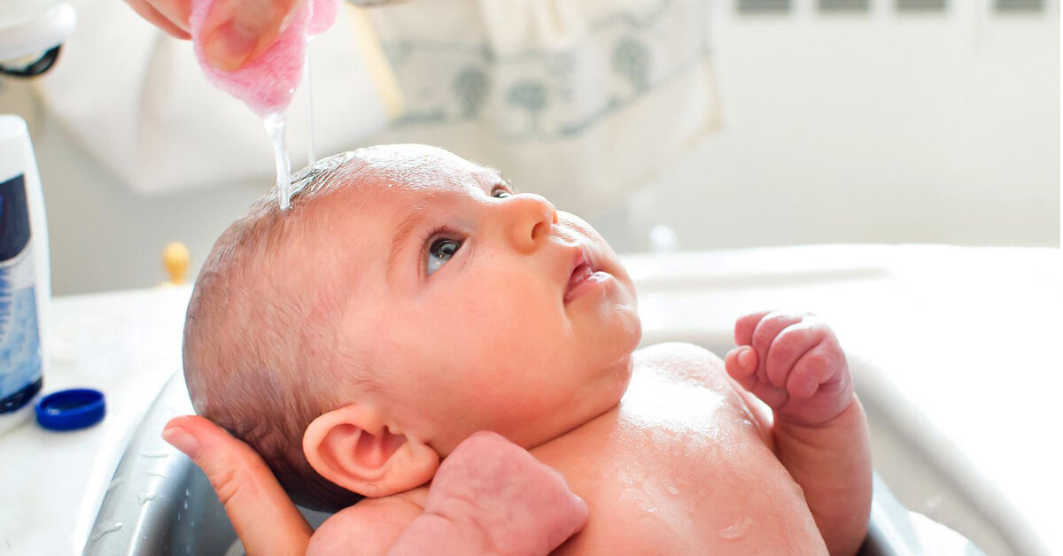 Kinh nghiệm hay cho mẹ khi chọn sữa tắm gội cho bé sơ sinh
