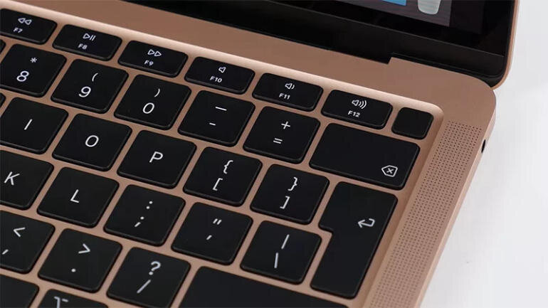Chất lượng của bàn phím và bàn di chuột trên Macbook Air