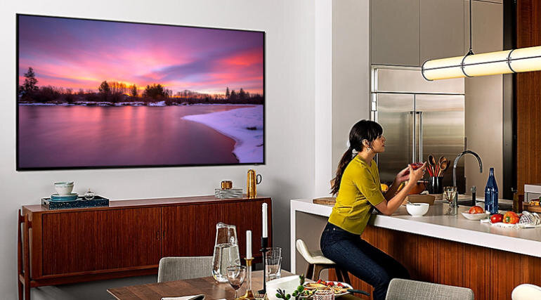 Tivi Samsung QA75QN85B được dùng như vật trang trí sang trọng cho căn phòng