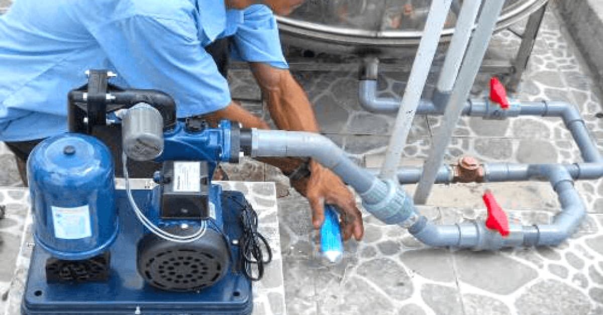 Giá máy bơm nước giếng khoan bao nhiêu tiền? Nên mua loại nào tốt?