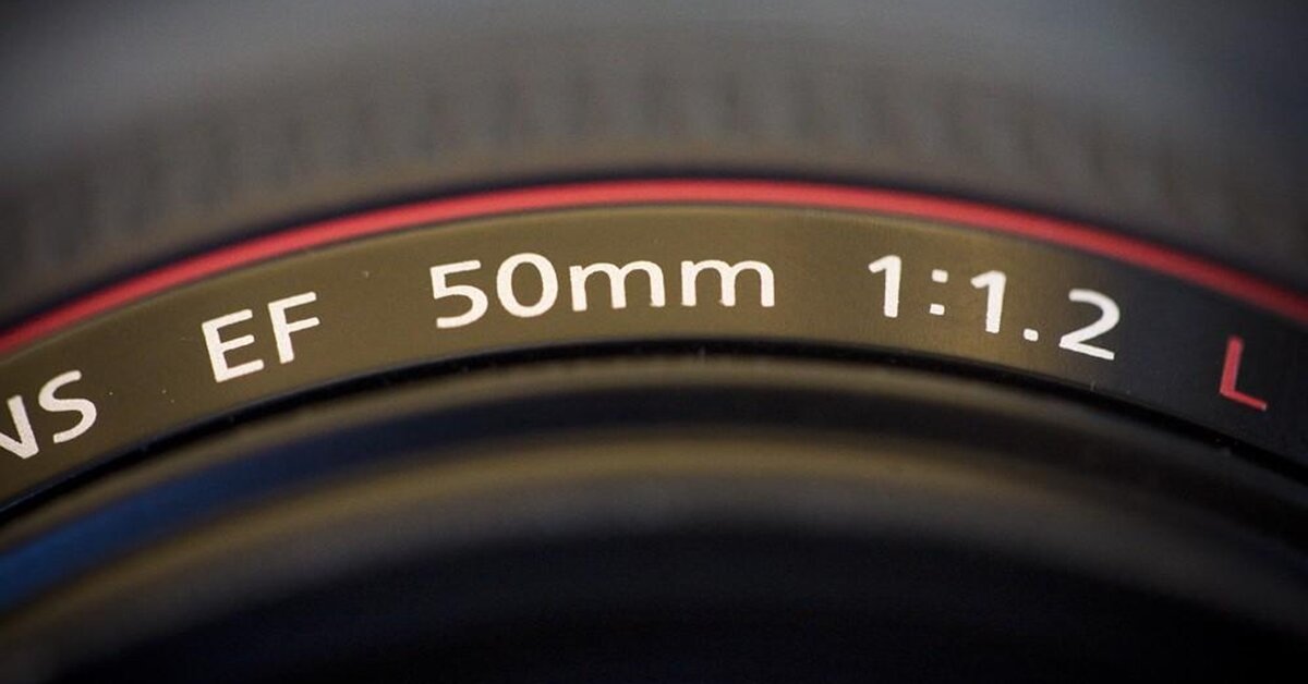 Giá ống kính máy ảnh đắt hay rẻ phụ thuộc vào những yếu tố này