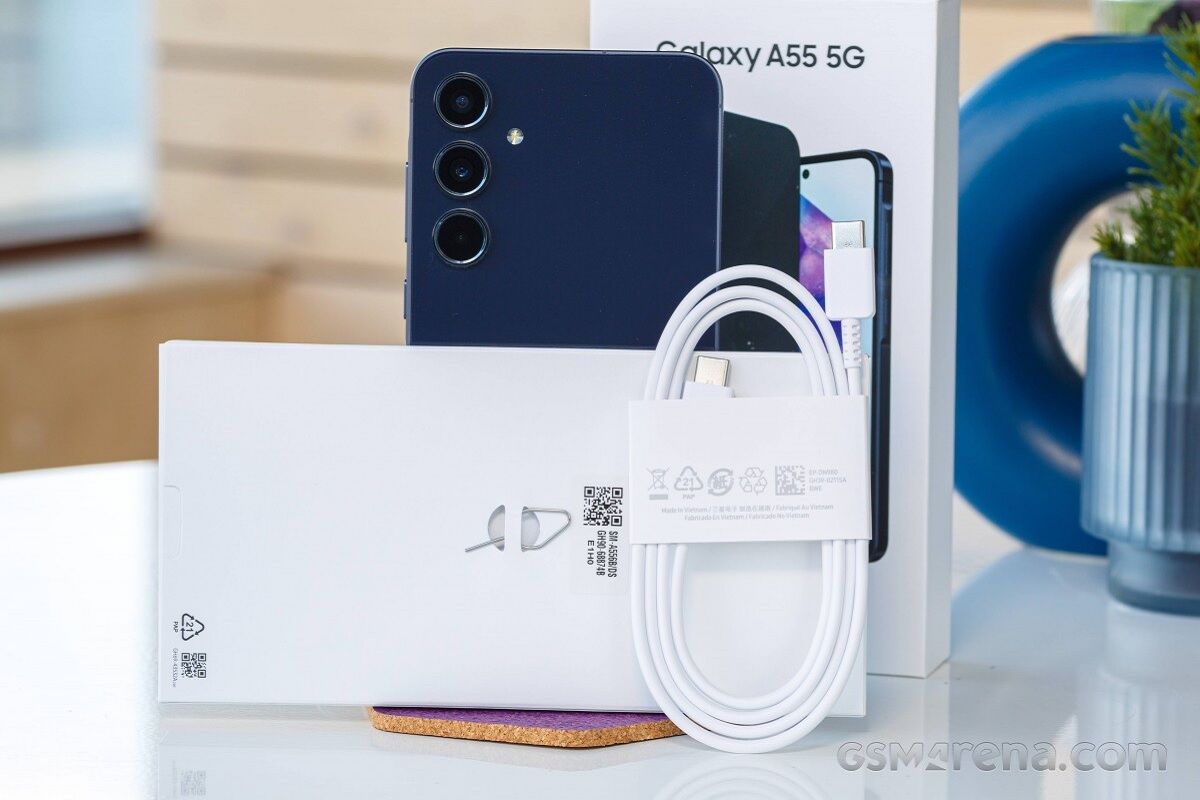 Giá Samsung Galaxy A55 5G giảm, củng cố vị thế "vua phân khúc tầm trung" 2024