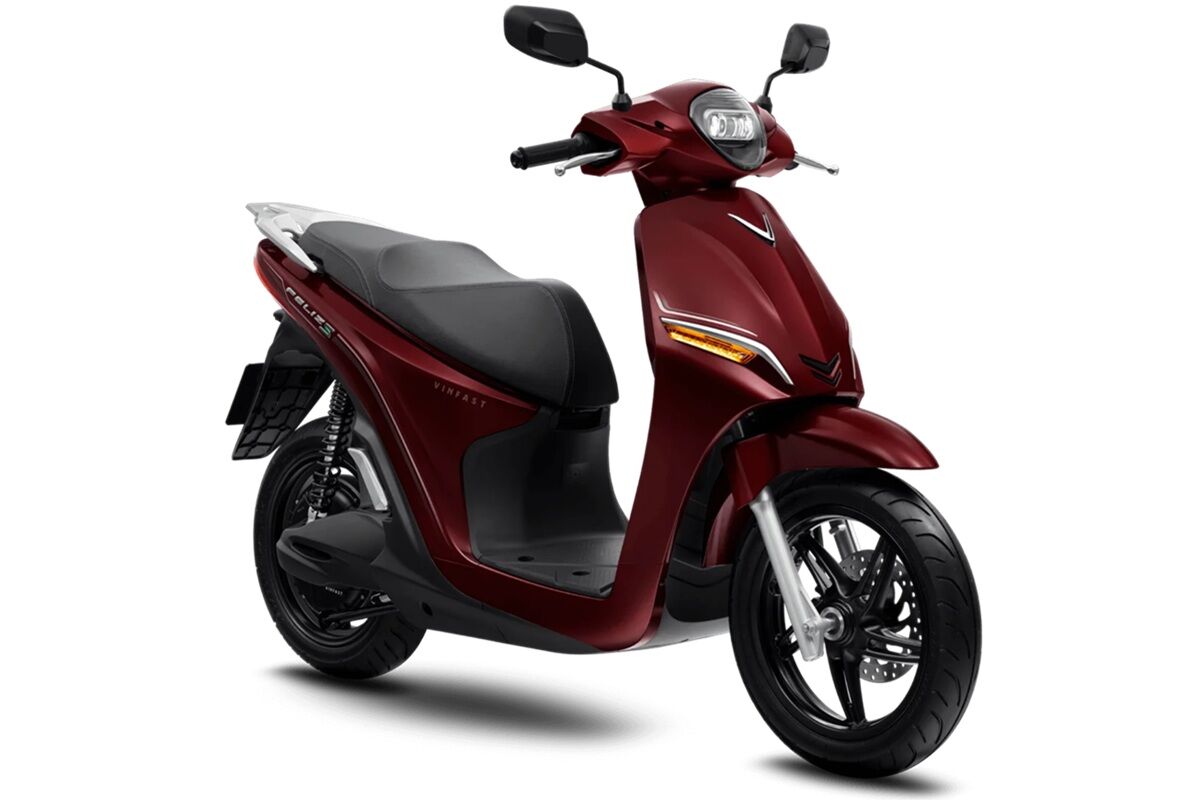 Giá xe máy điện VinFast Feliz S giảm chạm đáy, chạy khỏe, pin trâu 198 km/lần sạc