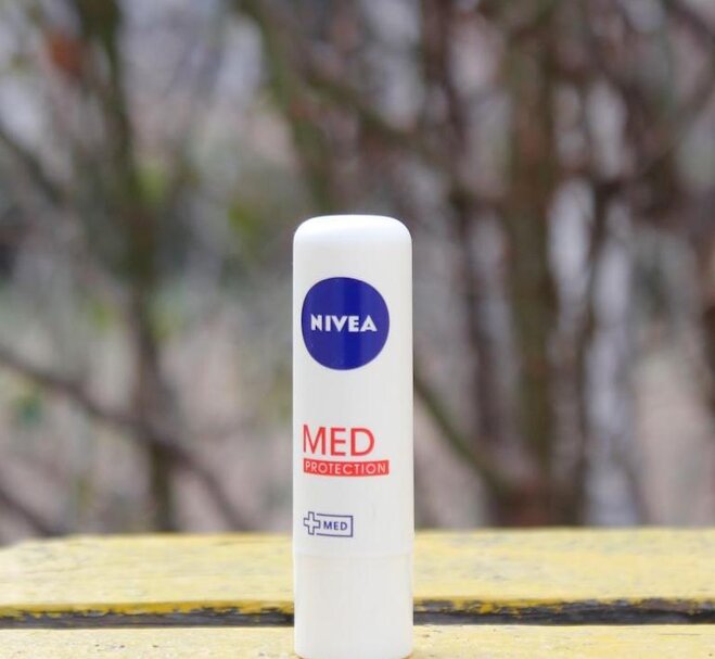 son dưỡng môi Nivea