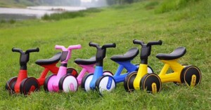 Gợi ý 3 dòng xe chòi chân cho bé 2 tuổi tầm giá 1 triệu bán chạy nhất 2022