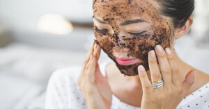 Gợi ý 4 cách tẩy da chết body cafe an toàn và hiệu quả