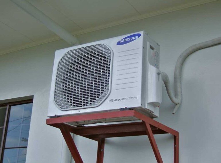 Chọn vị trí phù hợp để lắp đặt cục nóng điều hòa Samsung AR10CYHAAWKNSV