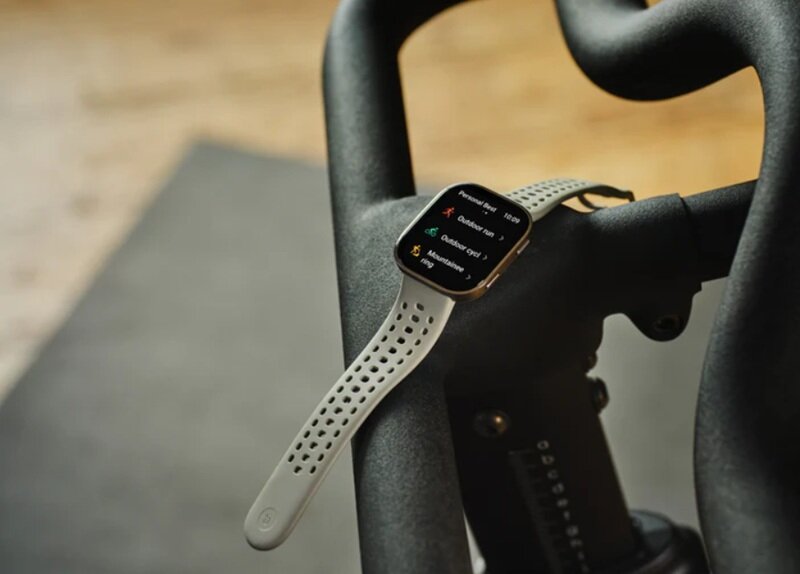 Đồng hồ thông minh Amazfit Bip 6 đẹp như Apple Watch, pin trâu, giá chỉ 2 triệu đồng!