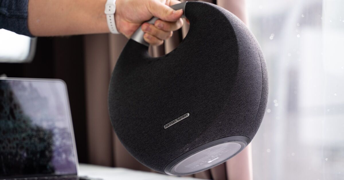 Harman Kardon Onyx Studio 6: Đồng hành thay vì đặt trong nhà!