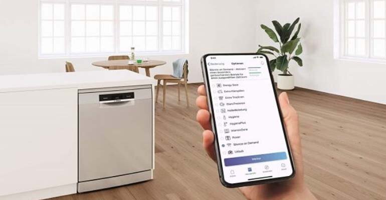 Bạn có thể dễ dàng kết nối máy rửa bát với điện thoại của mình nhờ ứng dụng Home Connect Máy rửa bát Bosch SMV8YCX01E