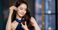 Học lỏm Yoona (SNSD) bí kíp giữ làn da mãi thanh xuân nhờ serum Estee Lauder