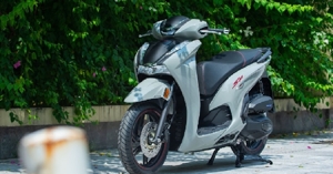 Honda SH350i Thể Thao 2022 vì sao có giá bán đắt nhất?