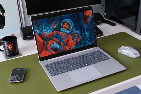HP EliteBook 8 G1i: Siêu phẩm laptop AI cho doanh nhân thời hiện đại