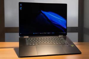 HP Spectre x360 16 (2024) - Màn OLED, chip H Core Ultra, card rời RTX 4050