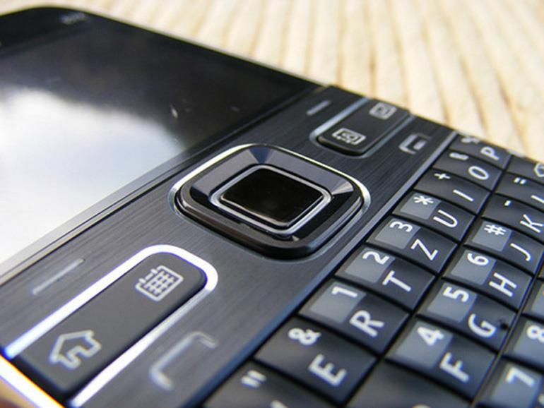 dấu hiệu nhận biết nokia E72 nhái dấu hiệu nhận biết nokia E72 nhái