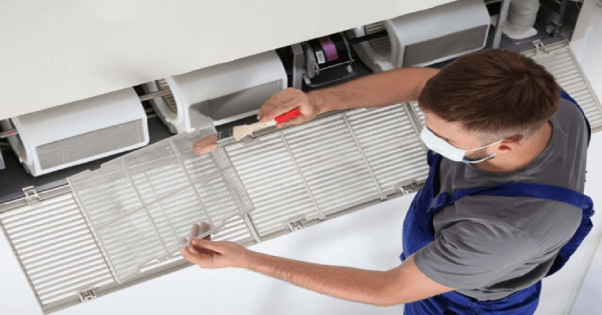 Hướng dẫn 7 bước vệ sinh máy lạnh áp trần nhanh chóng, đơn giản