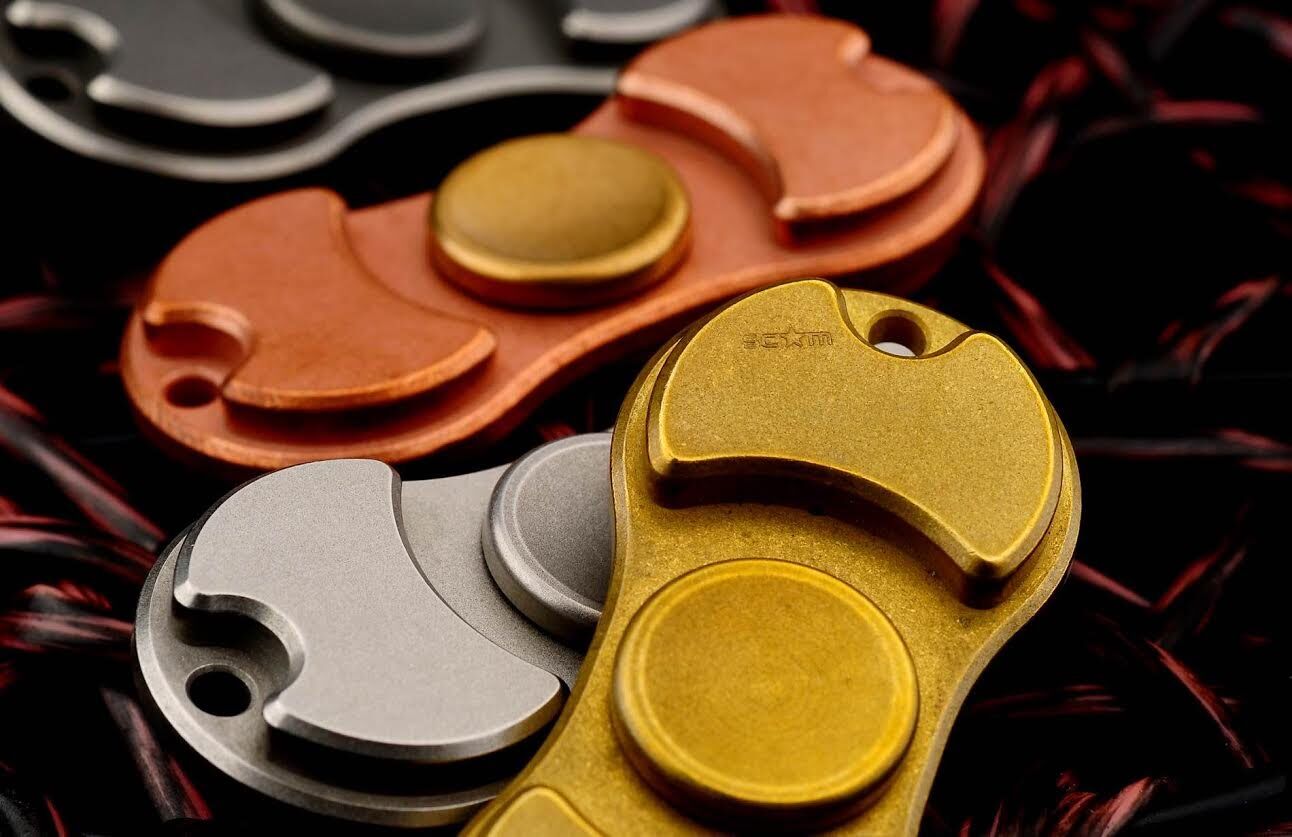 Hướng dẫn cách chơi con quay fidget spinner từ căn bản đến cao cấp