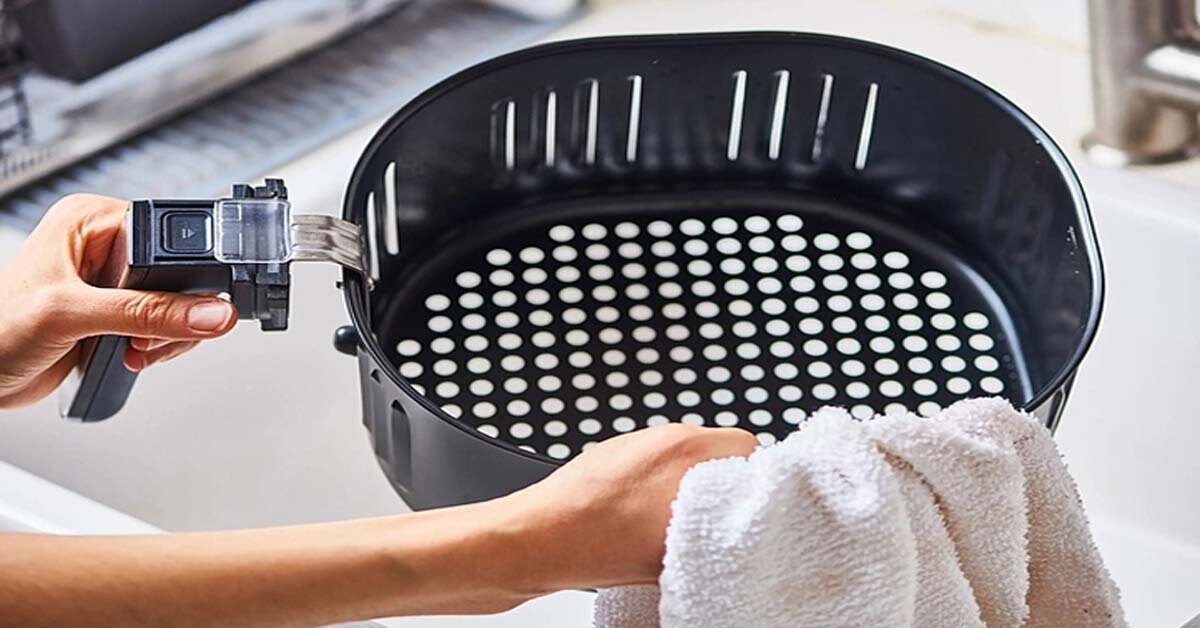 Hướng dẫn cách vệ sinh nồi chiên không dầu như mới