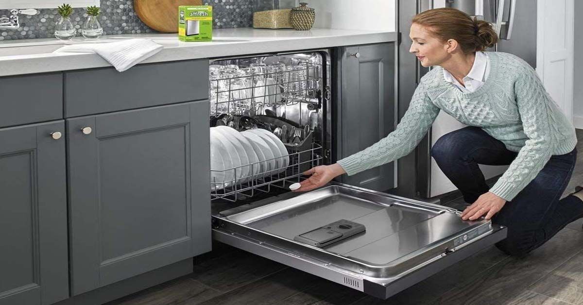 Hướng dẫn vệ sinh máy rửa bát đánh bay mọi vết bẩn cứng đầu