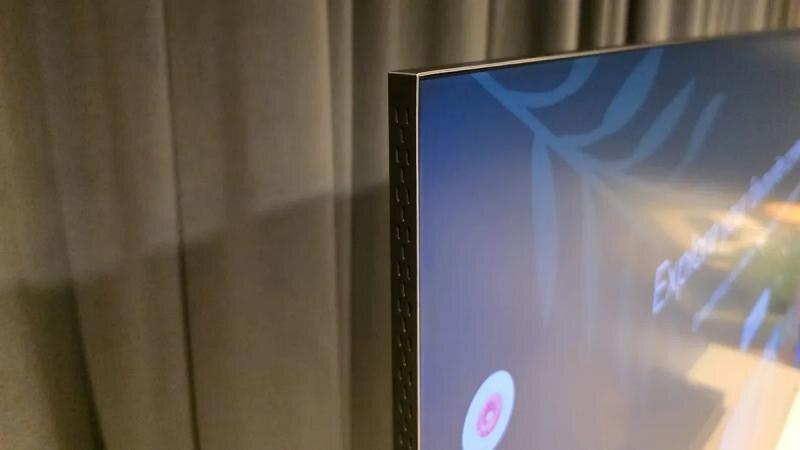 Công nghệ tấm nền Glare Free trên dòng S95D năm ngoái được áp dụng trên QN990F