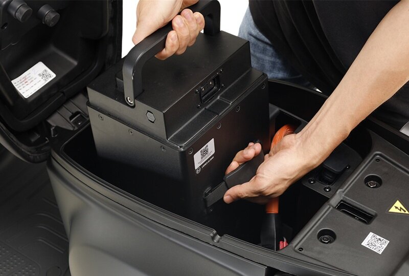 Loạt xe máy điện pin sạc rời tiện lợi linh hoạt, giá chỉ từ 13,9 triệu đồng