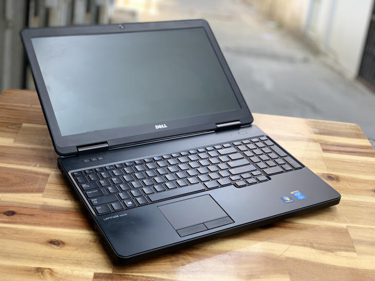 Laptop Latitude E5540 có thiết kế đẹp mắt