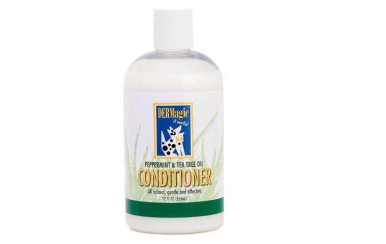 Sữa tắm cho chó Dermagic - Giá tham khảo: 320.000 vnđ/ chai dung tích 355ml