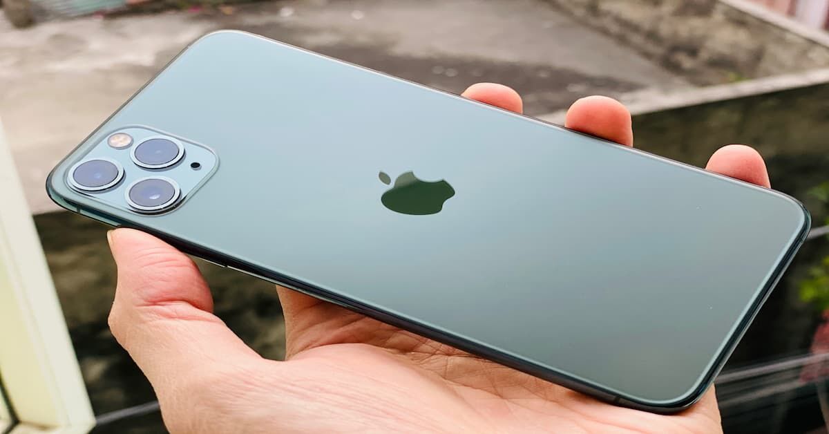 iPhone 11 Pro Max 256GB giá rẻ nhưng có nên mua hiện nay không?