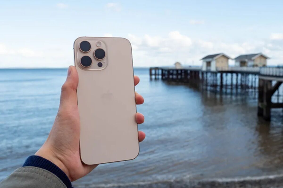 iPhone 16 Pro Max titan sa mạc hết "hot", giá giảm sâu cả chục triệu đồng