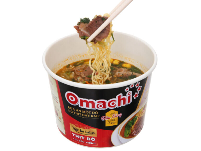 Mì ly Omachi có thịt xốt bò hầm 153g - Giá tham khảo: 27.000 vnđ/ly và 320.000 vnđ/thùng 12 ly