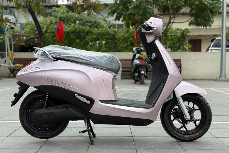 VinFast Evo Grand Lite giảm 16%, giá còn 16,7 triệu đồng, chạy tới 198 km/lần sạc