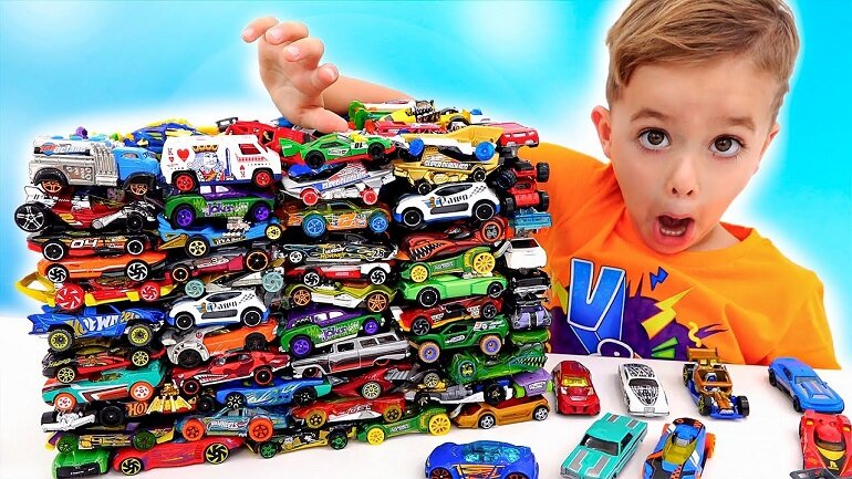 Ô tô đồ chơi có thiết kế mô phỏng sinh động ô tô thực tế