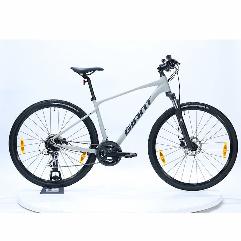 Xe đạp địa hình MTB Giant ROAM 3 DISC có thiết kế năng động, thể thao