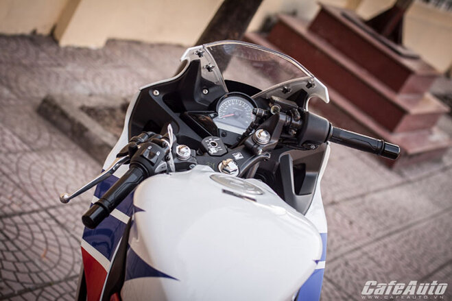 honda cbr150r 2015