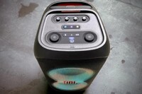 JBL PartyBox Stage 320: “Cỗ máy” khuấy động mọi bữa tiệc, âm thanh mạnh mẽ, thiết kế bền bỉ