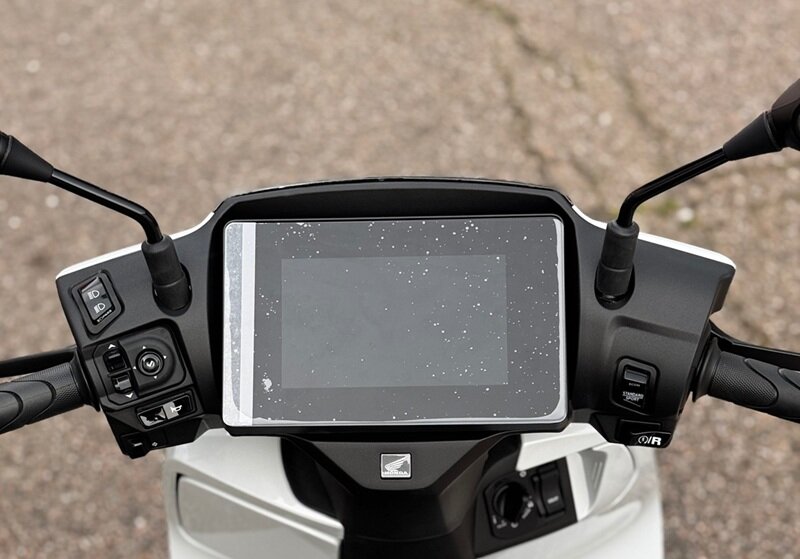 Xe máy điện Honda CUV e: bán tại Việt Nam với giá hợp lý, miễn phí đổi pin tại trạm