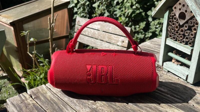 So sánh JBL Flip 7 và JBL Charge 6 – Loa bluetooth nào đáng mua hơn?